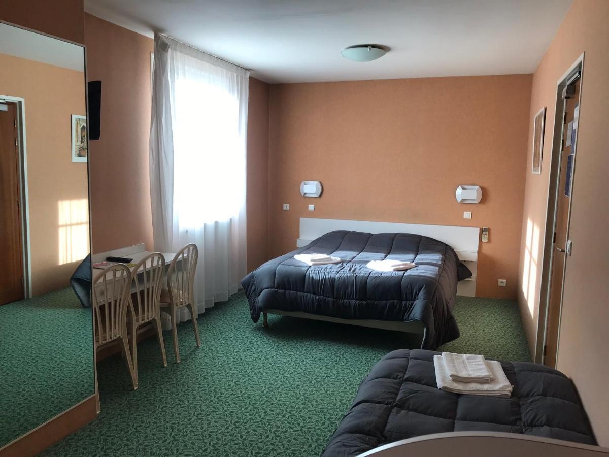 Hotel Les Chenes Sisteron Exterior foto
