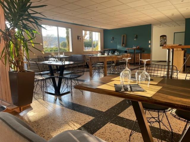 Hotel Les Chenes Sisteron Exterior foto